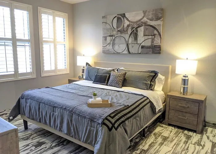 *new* Lux With Pool, Hot Tub, And Gym Apartment Scottsdale