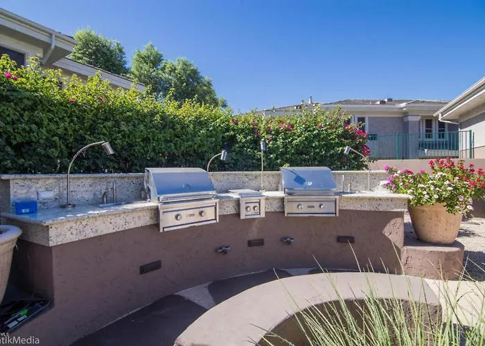 Apartment *new* Lux With Pool, Hot Tub, And Gym